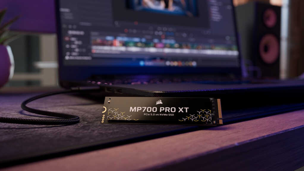 CORSAIR MP700 Pro XT face