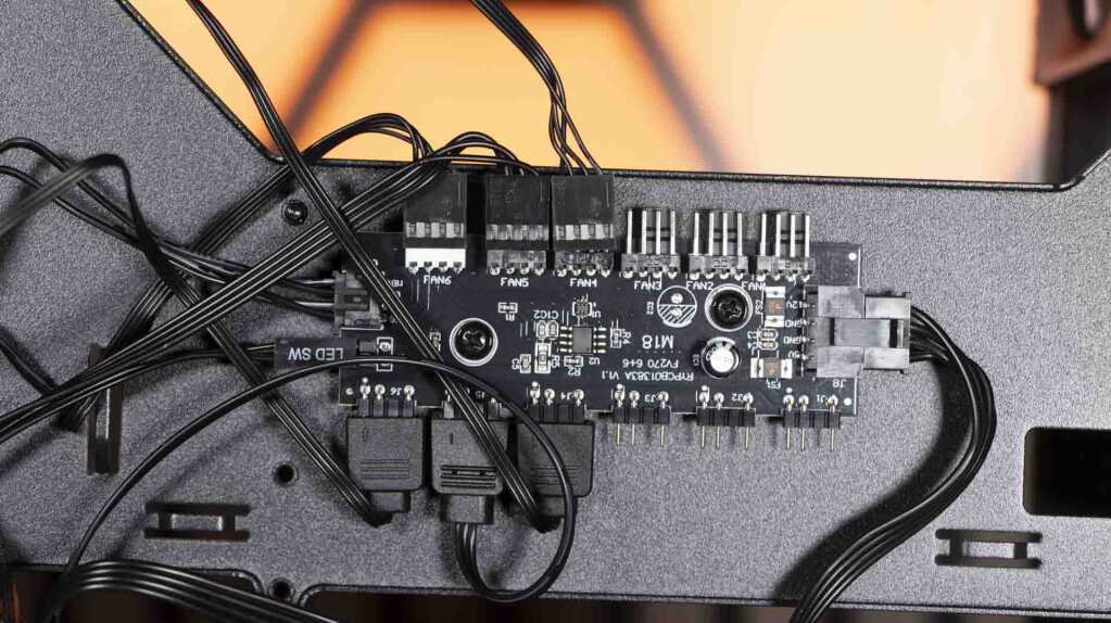 COUGAR FV270 RGB HUB