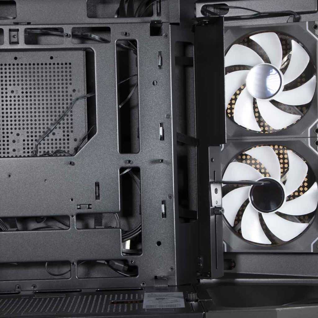 COUGAR FV270 RGB cache câble latéral 2