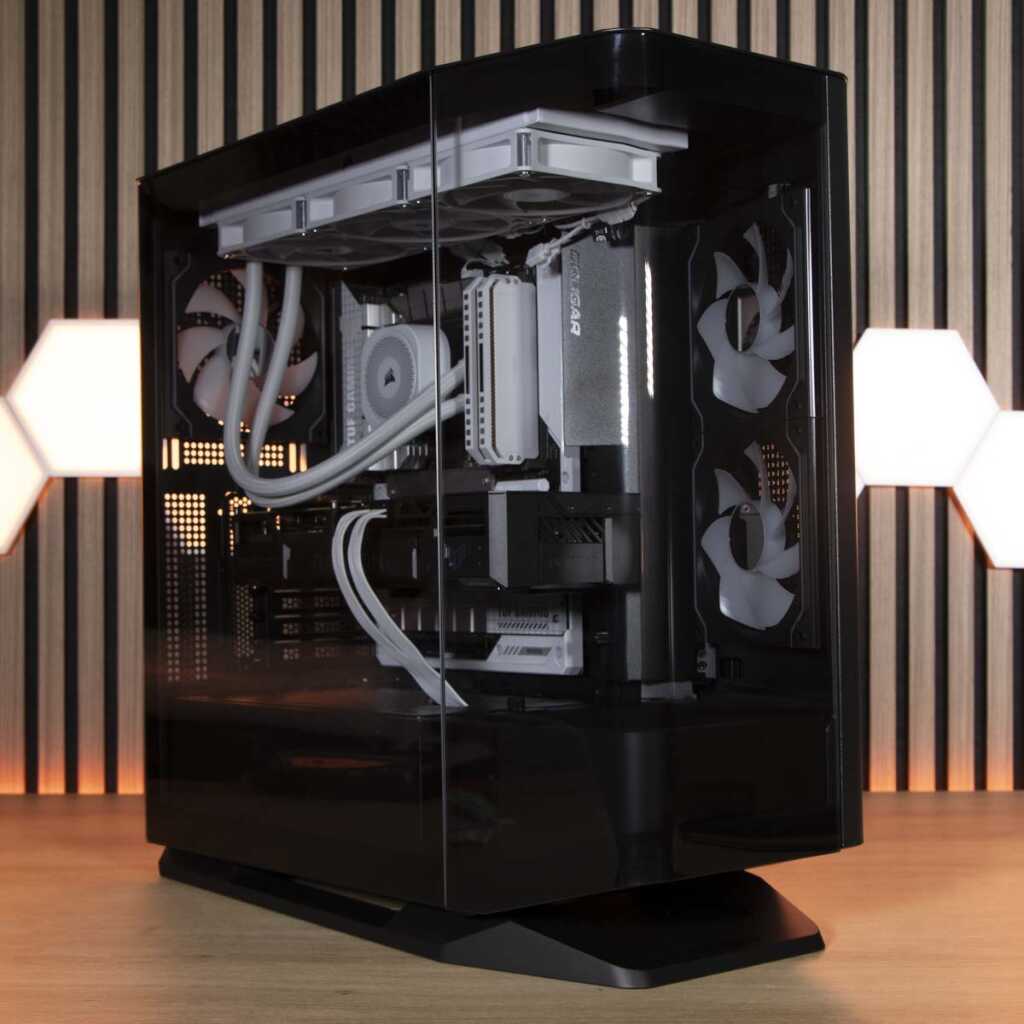 COUGAR FV270 RGB ensemble 1