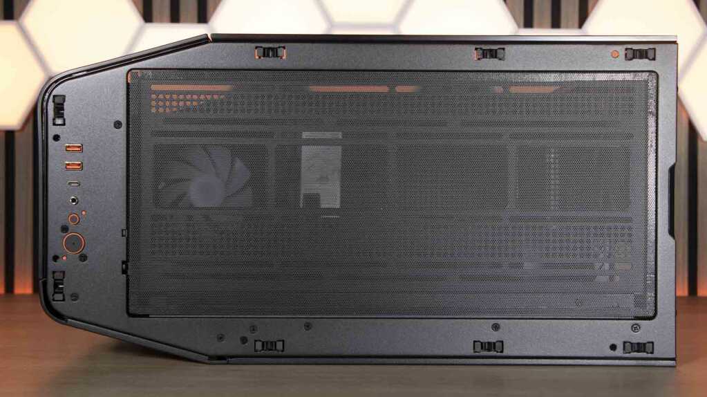 COUGAR FV270 RGB paroi supérieure amovible