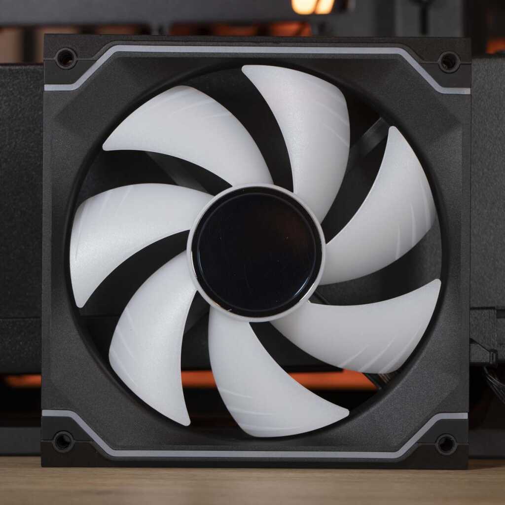 COUGAR FV270 RGB ventilateur 120 avant