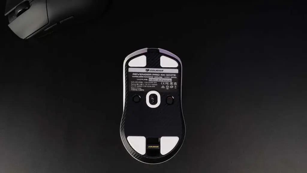 COUGAR Revenger Pro 4K dessous