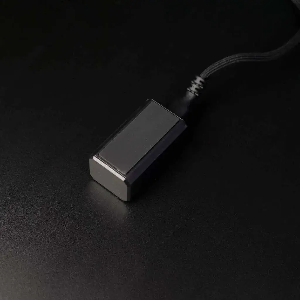 COUGAR Revenger Pro 4K dessous dongle