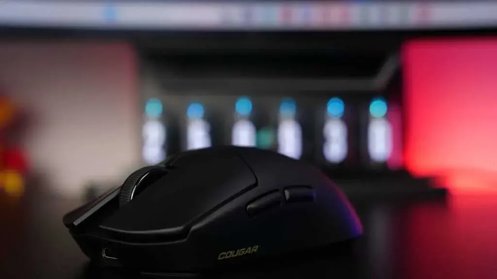 COUGAR Revenger Pro 4K noir gauche