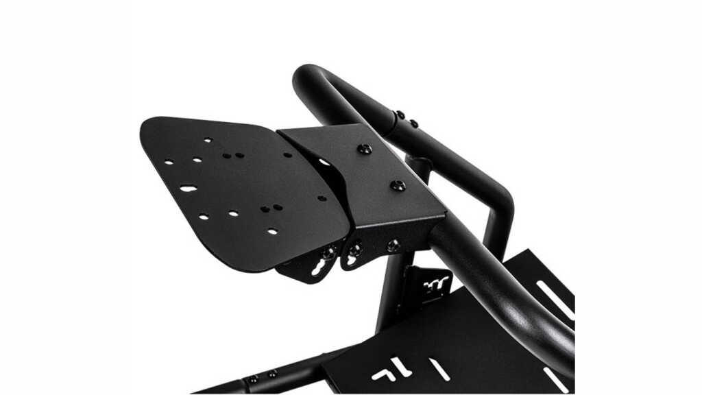 Commencez l’aventure de la course avec le Thermaltake GR300 Racing Simulator Cockpit 3 Thermaltake GR300 volant