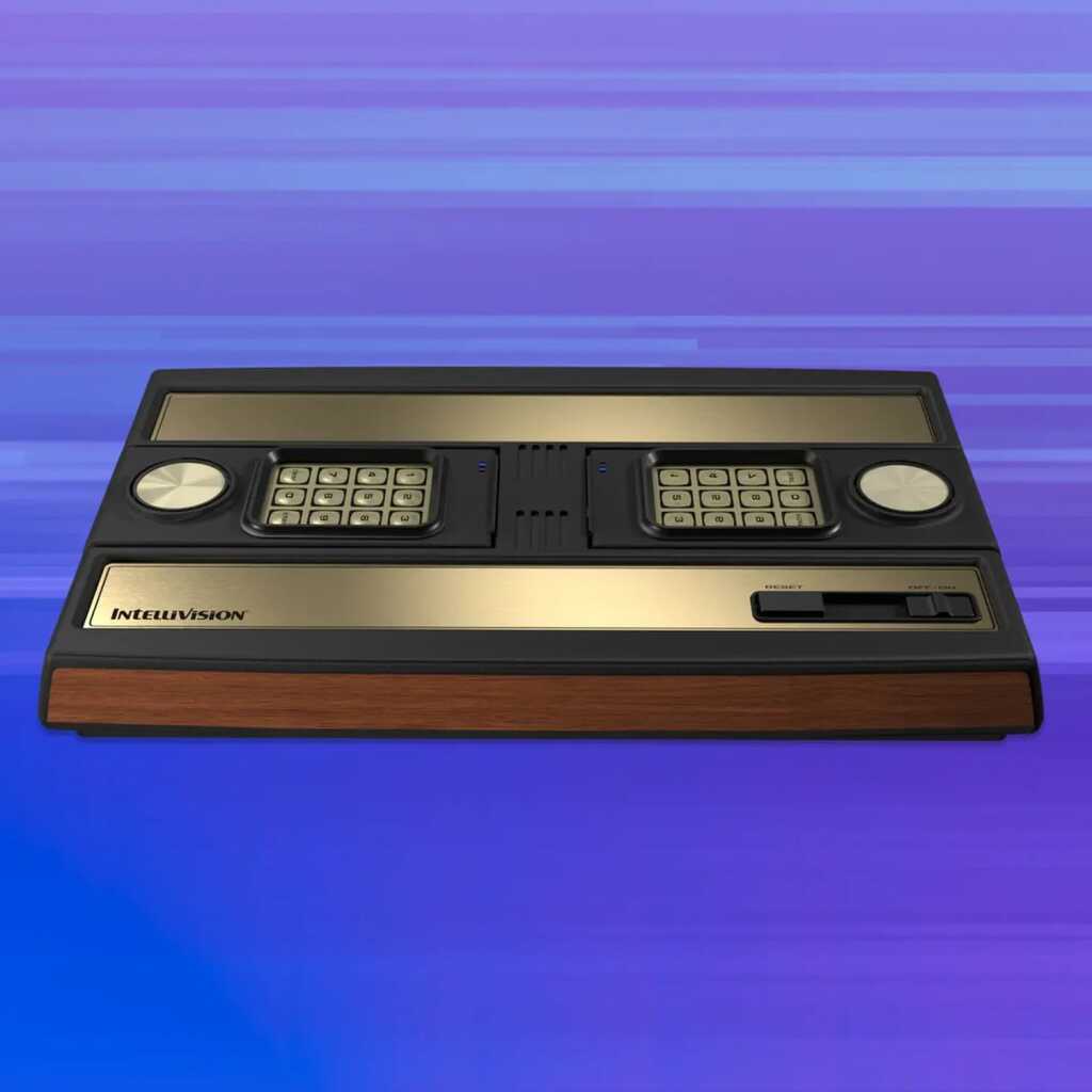 Atari relance l’Intellivision : console rétro HDMI et manettes sans fil à 149 $ 2 Photo de la console Intellivision relancée par Atari avec deux manettes sans fil, sortie HDMI et design rétro, image 5 sur 7.