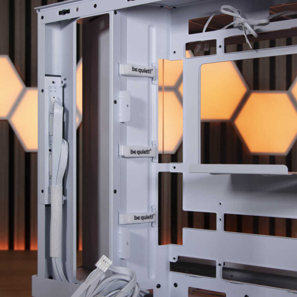 be quiet! Light Base 500 LX chemin de câbles gauche