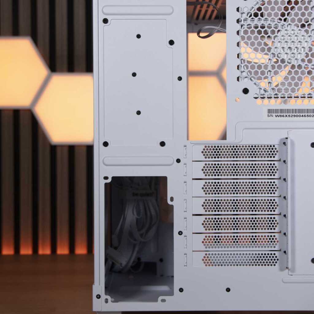be quiet! Light Base 500 LX emplacements alimentation