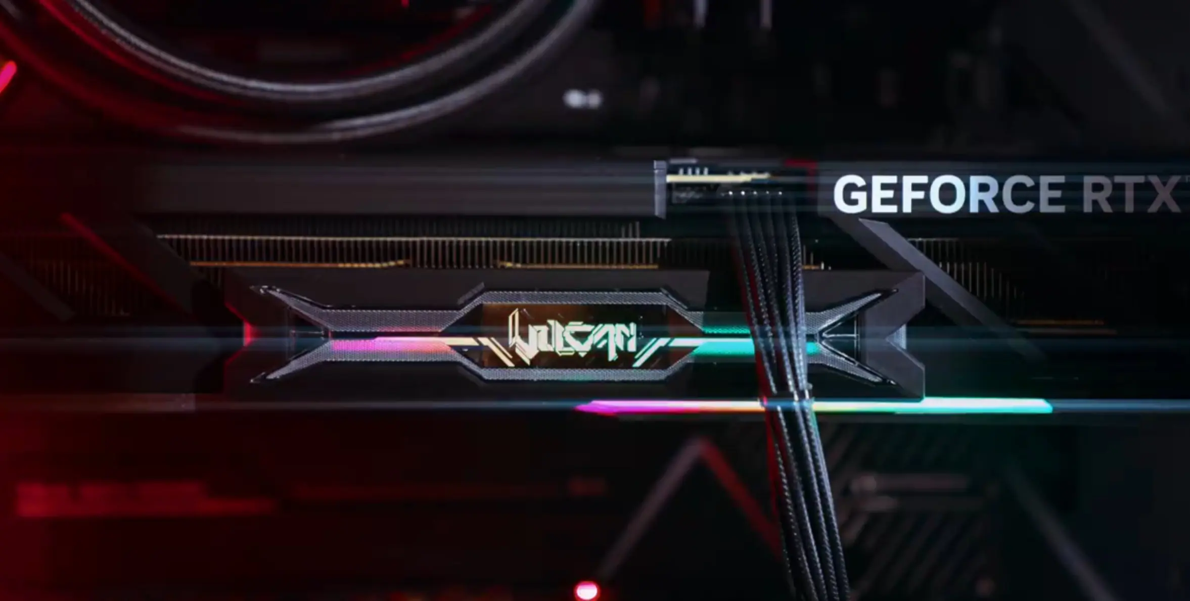 Colorful iGame Vulcan : PC Gamer avec écran détachable sur la GPU et AIO LCD 28 PC Colorful iGame Vulcan vu de côté, carte graphique avec écran détachable et AIO watercooling, éclairage RGB, configuration