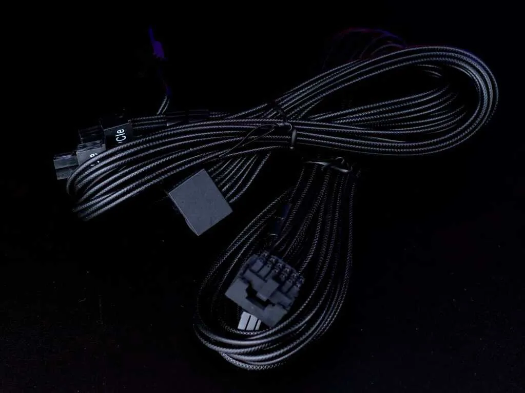 corsair rm850x shift 12V 2x6 90 2