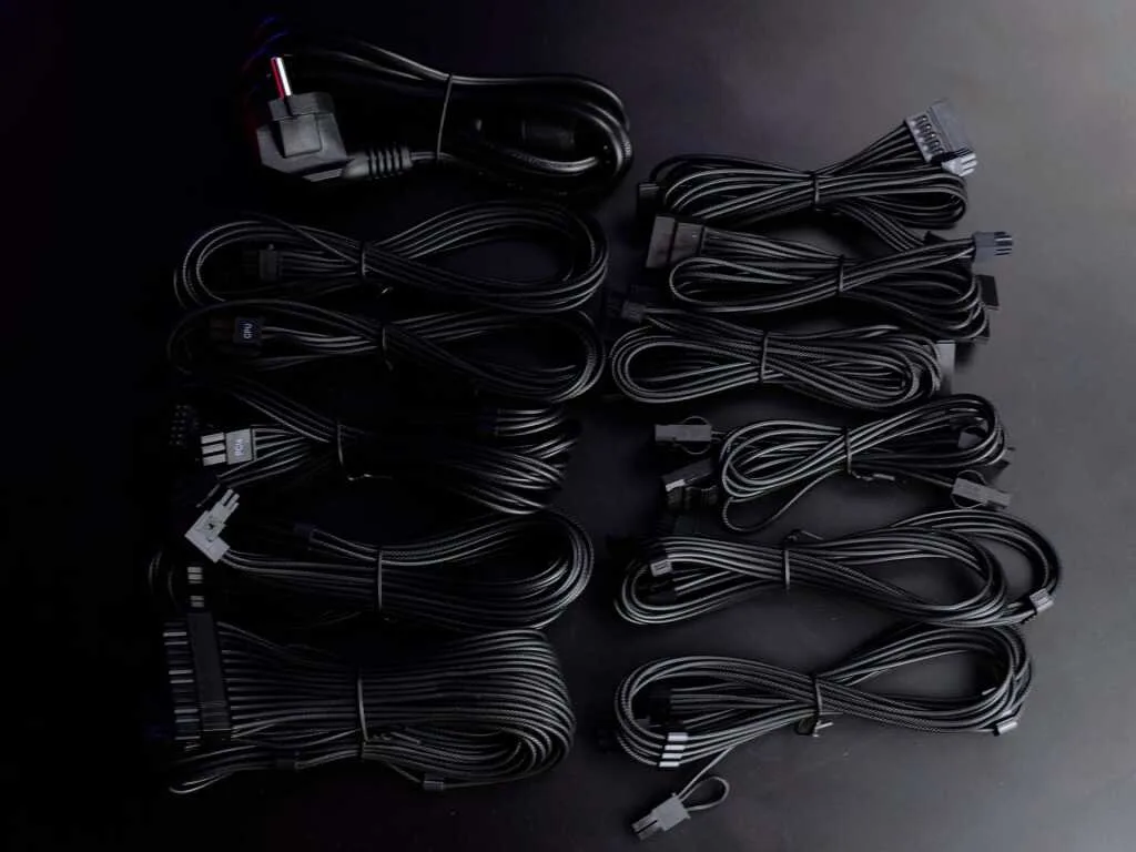 corsair rm850x shift 2025 cables avec connecteurs microfit