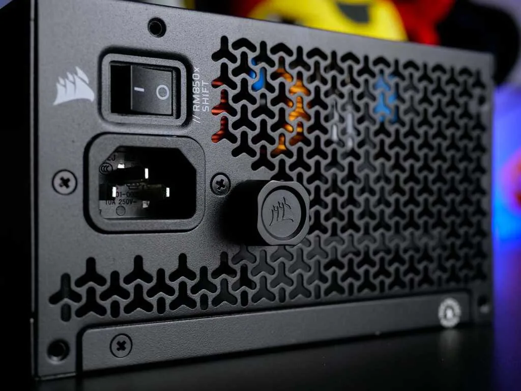 corsair rm850x shift 2025 flanc molette ventilateur