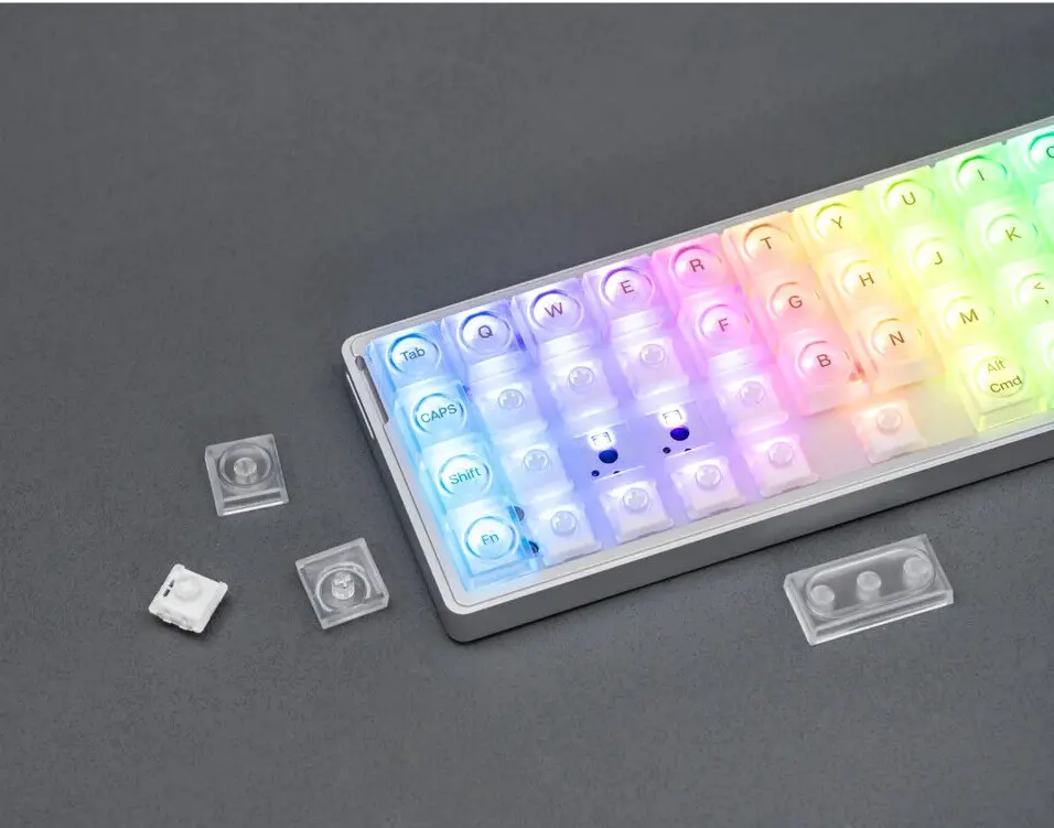 Epomaker Luma40 : mini clavier ortholinéaire low profile sans concession sur la personnalisation 3 Epomaker Luma40 ortholinéaire low profile, mini clavier 40%, keycaps PBT, RGB, hot‑swap, USB‑C, personnalisation avancée