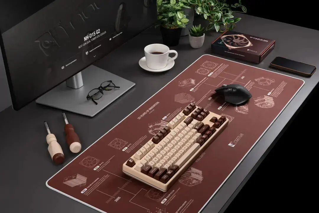 Noctua fête ses 20 ans : nouveau site et tapis de bureau NP-DM3 à l’horizon 4 Noctua 20 ans : nouveau site et aperçu tapis de bureau NP-DM3, couleur marron, marque cooling hardware
