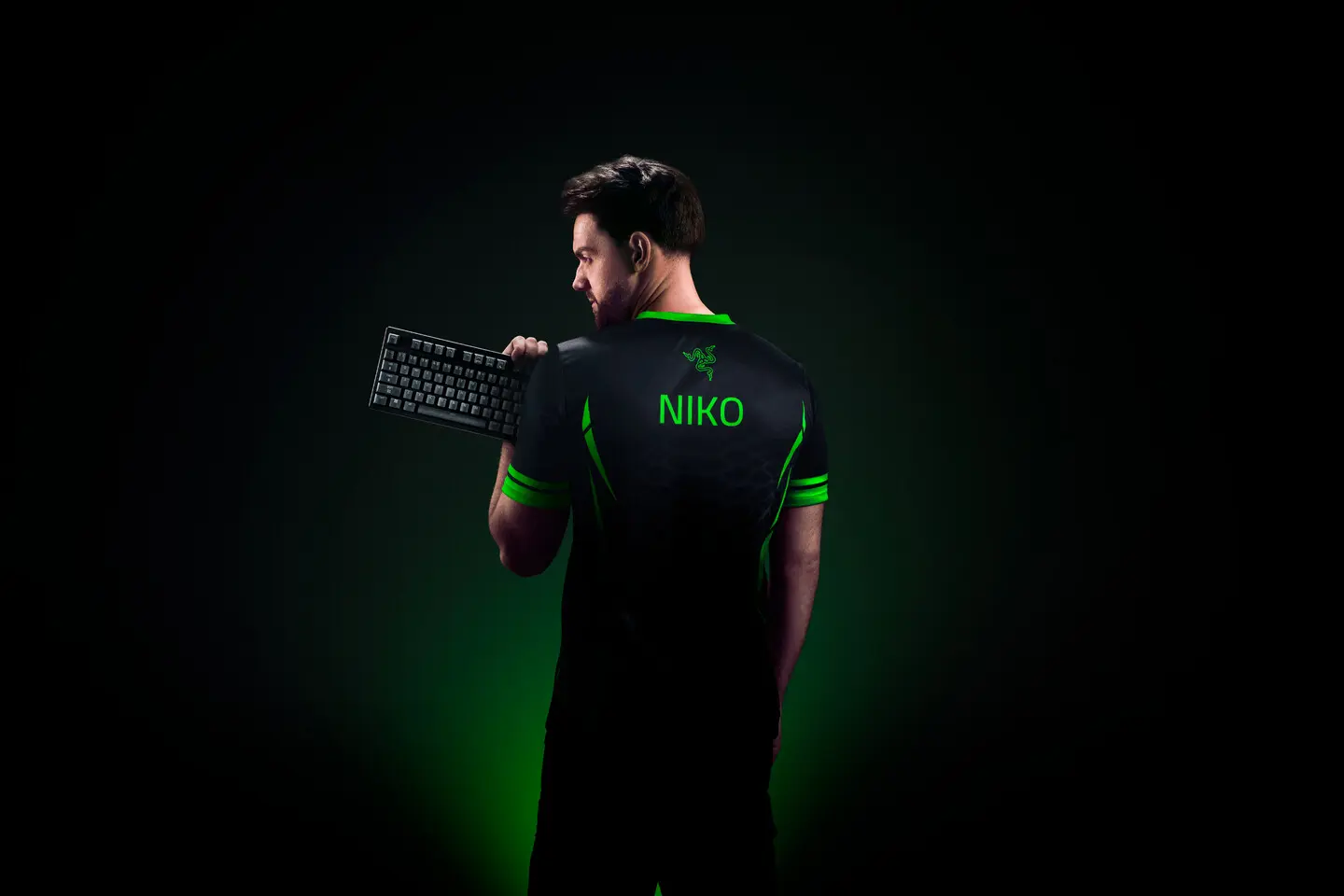 Razer Huntsman V3 Pro 8KHz : claviers e-sport ultra-réactifs avec switches analogiques Gen‑2 34 Razer Huntsman V3 Pro 8KHz — clavier e-sport, switches opto‑analogiques Gen‑2, polling 8000 Hz, latence ultra-faible