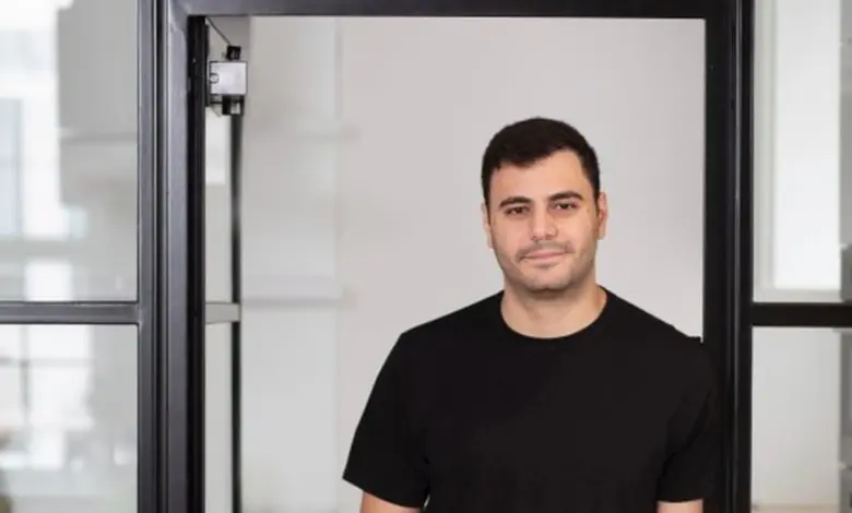 1001 AI lève 9 M$ pour doper l’IA opérationnelle dans les infrastructures MENA 1 Serveurs rack et baies réseau en datacenter MENA, IA opérationnelle, câblage fibre, GPU et unités de calcul haute densité