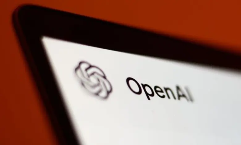 OpenAI et les « percées » mathématiques de GPT-5 contestées par la communauté 1 Serveurs GPU hautes performances en baie, racks de data center, câblage fibre optique, IA et calcul intensif