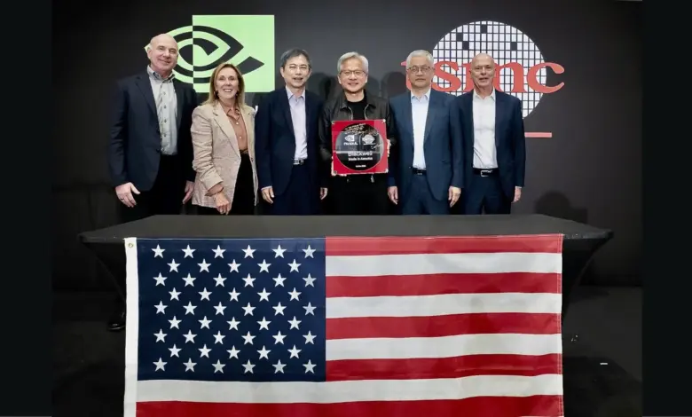 NVIDIA Blackwell fabriqué aux États-Unis : première wafer TSMC Arizona en production 1 Wafer TSMC Arizona en production pour GPU NVIDIA Blackwell, fabrication US, semiconducteurs avancés