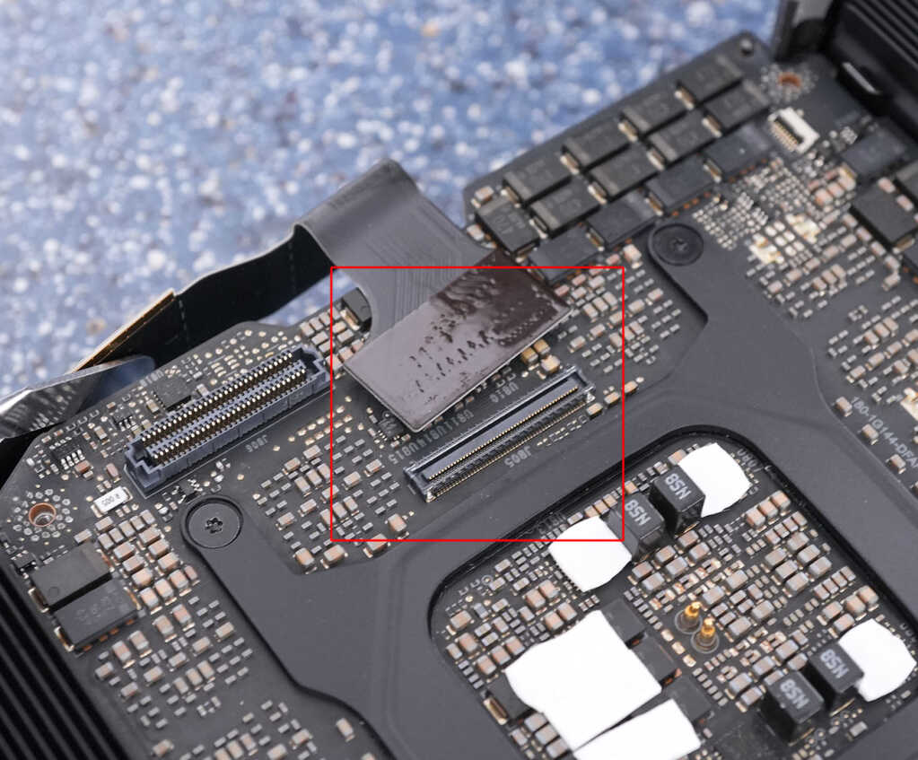 RTX 5090 FE : un expert met en garde contre la fragilité du connecteur interne 4 rtx 5090 repair 03