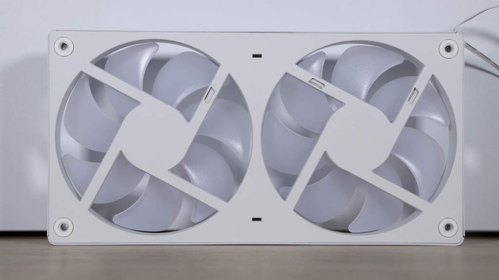 COUGAR CFV235 ventilateurs 240 arrière