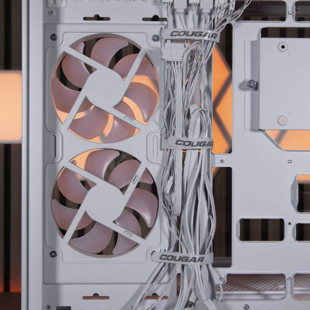 COUGAR CFV235 ventilateurs chemin câbles