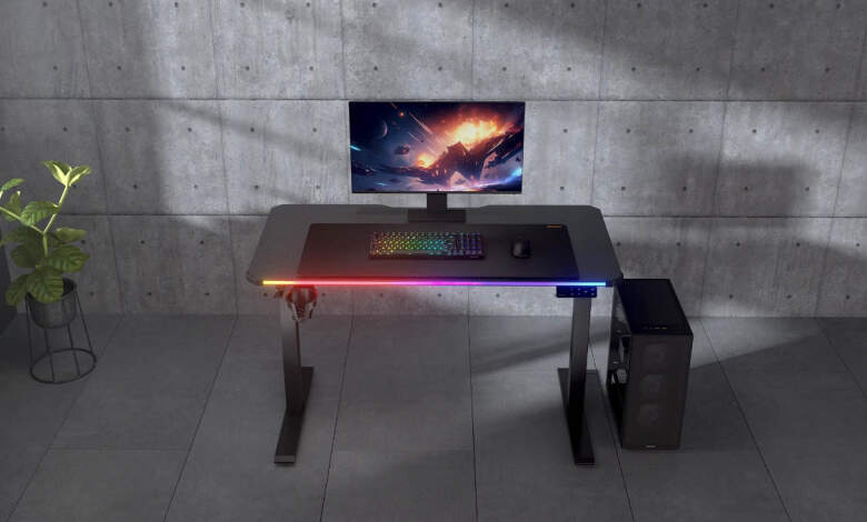 E-Ares 120 : le bureau gaming compact motorisé qui mise sur le RGB et la sécurité 1 COUGAR E ARES 120 Couvv