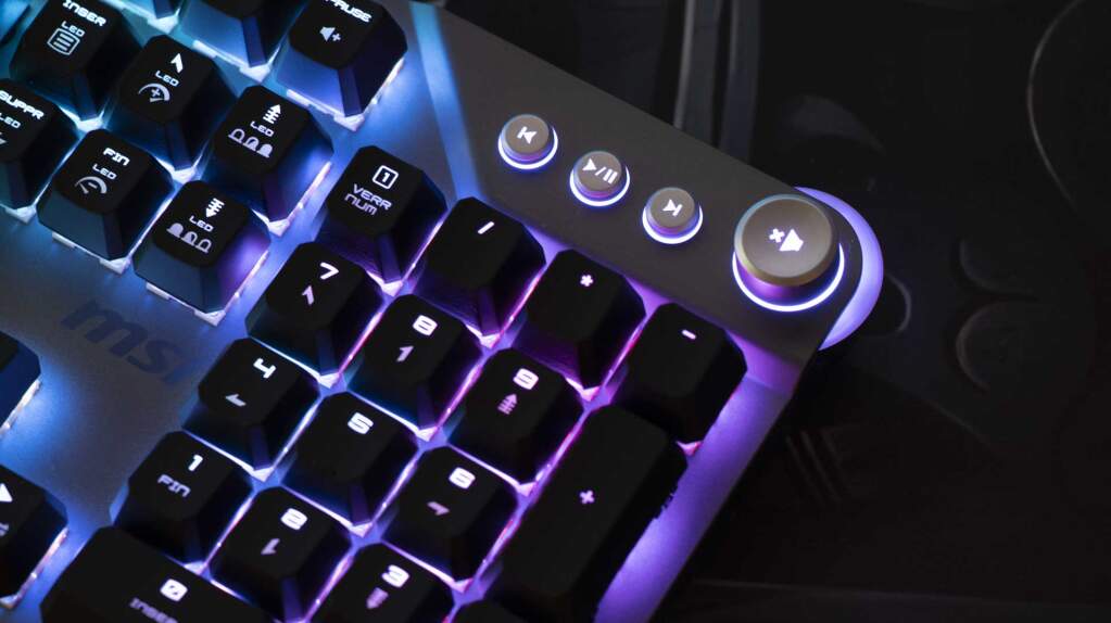 MSI STRIKE 600 RGB (3)