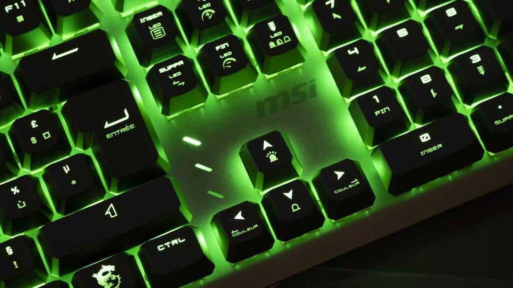 MSI STRIKE 600 RGB (5)