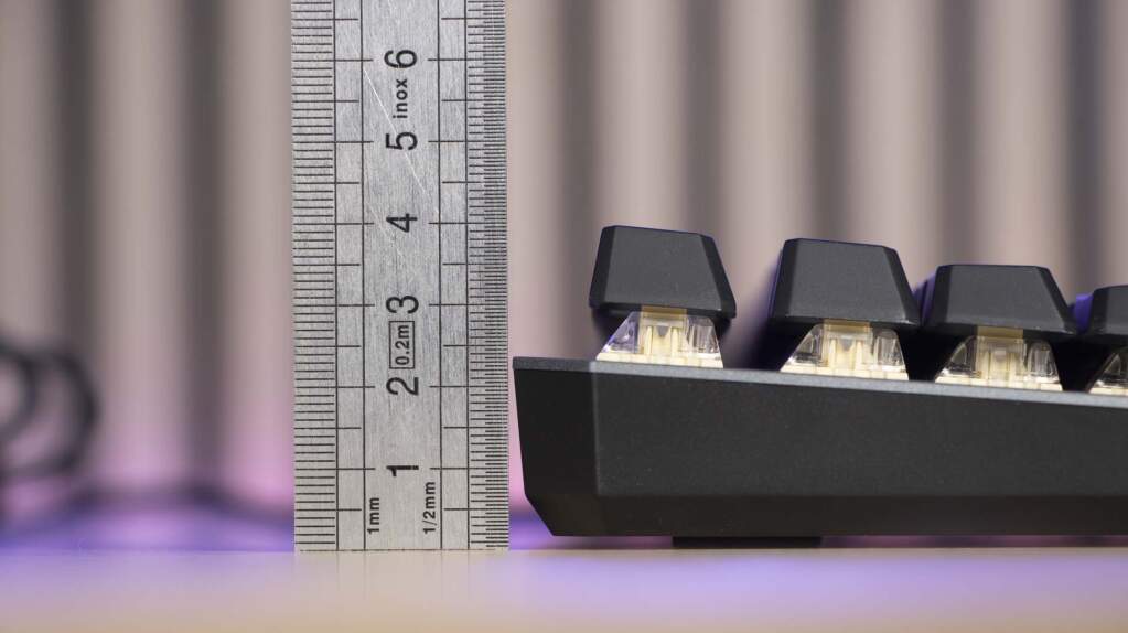 MSI STRIKE 600 hauteur arrière sans pied