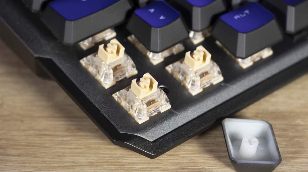 MSI STRIKE 600 switches