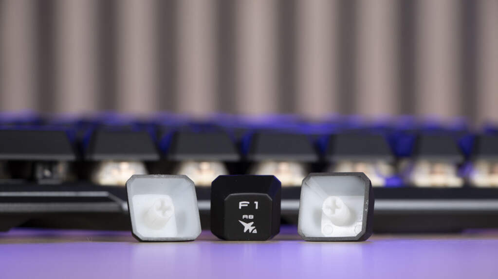 MSI STRIKE 600 touches