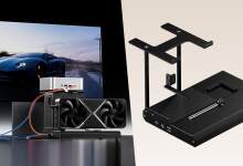 Vue du dock eGPU AOOSTAR EG02 avec connecteurs Thunderbolt 5 et OCuLink, boîtier compact et ventilé, ports visibles