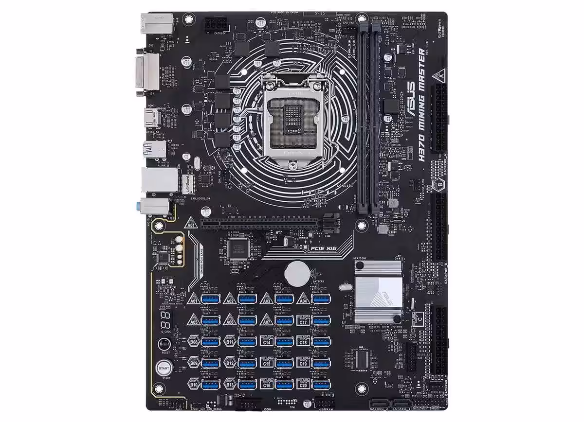 Deux cartes mères Intel en vue de dessus, montrant de nombreux connecteurs USB alignés pour mining ou usages spécialisés, 36