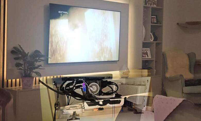 Radeon RX 9070 XT mini‑ITX cachée dans un meuble TV : un PC gaming furtif 1 config mini itx meuble tv rx 9070 xt