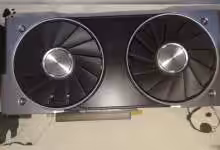 Prototype de carte GeForce GTX 1650 SUPER avec GPU TU116, 1152 cœurs CUDA et interface PCIe 4.0 visible sur le PCB en gros pl