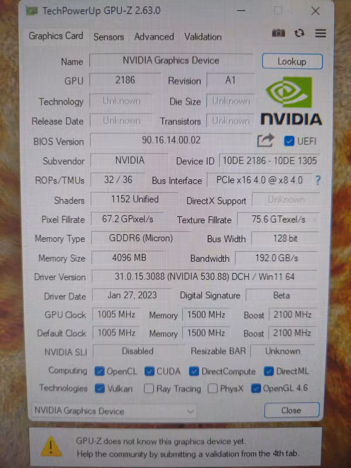 Prototype GeForce GTX 1650 SUPER avec GPU TU116, 1152 cœurs CUDA et interface PCIe 4.0, gros plan sur la carte graphique et s