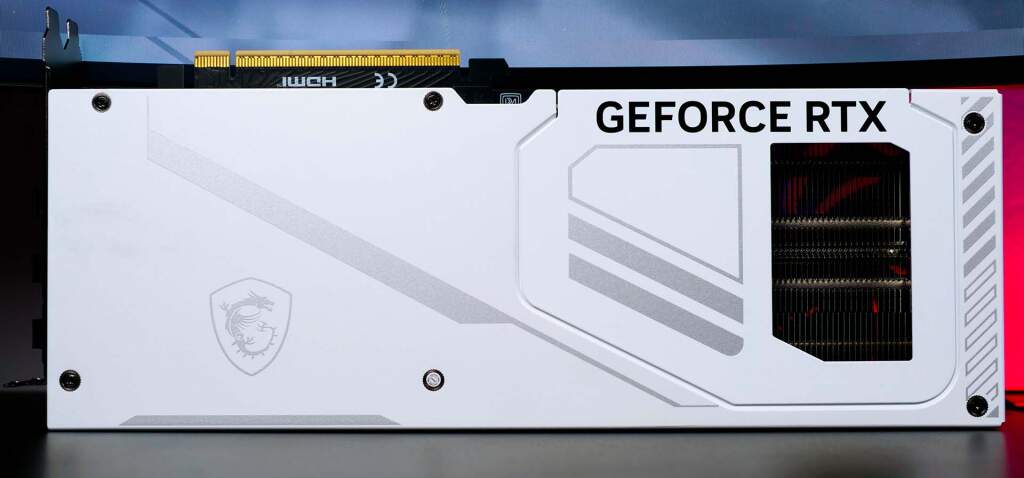 msi rtx 5070 ti ventus 3x pz vue sur backplate avec cache magnétique 01