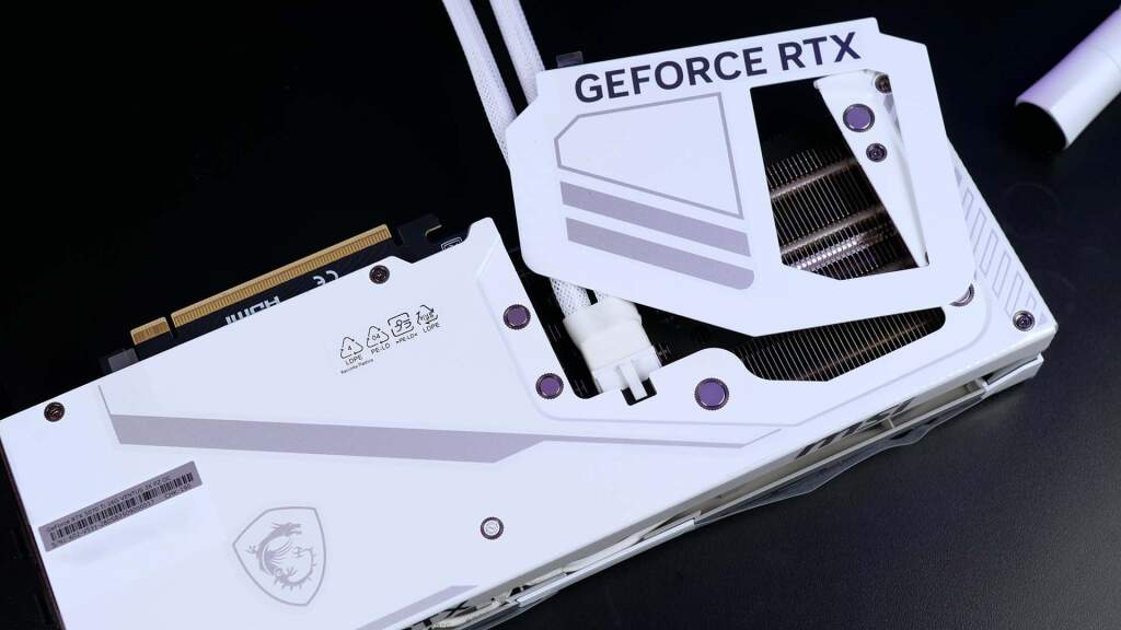 msi rtx 5070 ti ventus 3x pz vue sur cache backplate magnétique