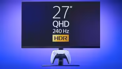 Moniteur PlayStation 27 pouces QHD 240 Hz : Sony vise les joueurs PS5 de bureau 1 Moniteur PlayStation 27 pouces affichant un jeu PS5 en QHD à 240 Hz, destiné aux joueurs de bureau, design noir avec cadres f