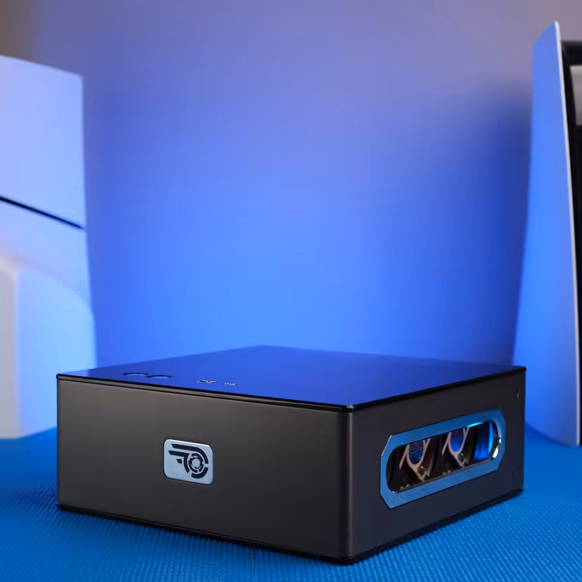 PS5 mini de 6 litres : le mod Tiny PS5 Redux gagne en refroidissement et en simplicité 16 Deuxième image du mod Tiny PS5 Redux : une PS5 mini de 6 litres montrant le châssis compact et le système de refroidissement