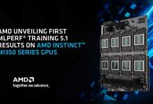 Cartes accélératrices AMD Instinct MI350 pour AI/ML montrant refroidissement passif et connecteurs HPC, performances MLPerf 5.1 en entraînement