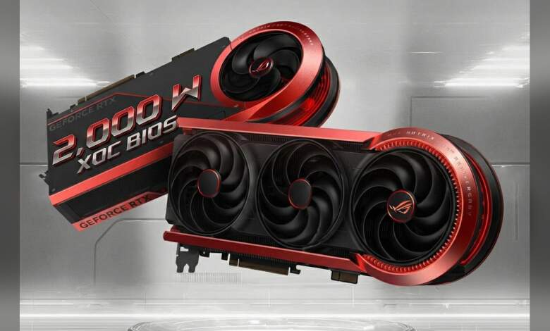 Carte graphique ASUS GeForce RTX 5090 PCB et ventilateurs, BIOS XOC 2 002 W en développement, composants VRM et dissipateur visibles