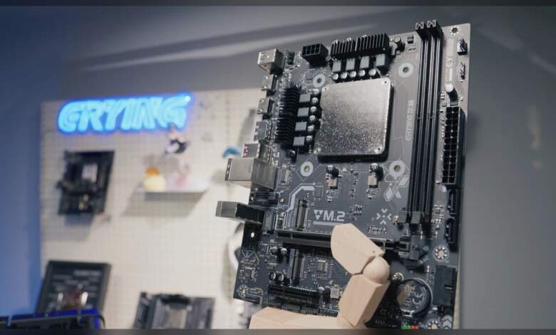 Erying lance des cartes mères Micro-ATX MoDT avec Intel Core Ultra 200H 1 Carte mère Micro-ATX Erying MoDT avec socket Intel pour processeurs Core Ultra 200H, VRM robuste, slots M.2 et DDR5