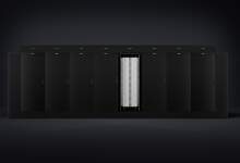 Rack serveur HPE Cray avec lames HPC, réseau Slingshot 400, stockage DAOS – infrastructure IA-HPC haute densité