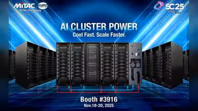 Serveur MiTAC MI355X dans rack IA/HPC avec refroidissement liquide, composants haute densité et ventilation ORv3