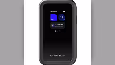 Netgear Nighthawk 5G M7 : hotspot Wi‑Fi 7 avec eSIM et appli dédiée pour voyager connecté 46 Routeur Netgear Nighthawk 5G M7 hotspot Wi‑Fi 7 eSIM antennes externes design portable écran LED