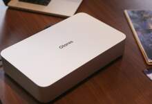 Olares One cloud IA domestique avec RTX 5090 Mobile, 96 Go RAM, serveur personnel haute performance