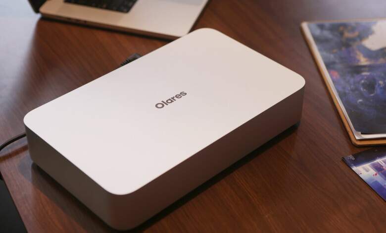 Olares One cloud IA domestique avec RTX 5090 Mobile, 96 Go RAM, serveur personnel haute performance