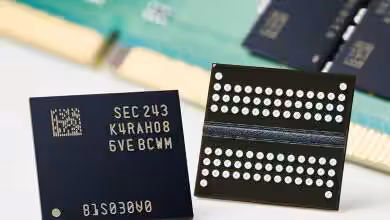 Prix de la DRAM en forte hausse : +172 % sur un an, la pénurie s’étend aux PC 1 Graphique hausse prix DRAM 2024-2025 : +172 %, pénurie mémoire affectant PC, modules RAM DDR4/DDR5 et chaînes d’approvisionnement